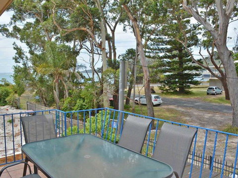 5 'Ocean Breeze' Shoal Bay Avenue - Fabulous Location Opposite Shoal Bay Beach! - Local Tourism 2