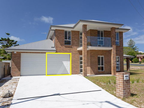 5 Bent Street - Huge House With Foxtel & Aircon - Accommodation Australia 0