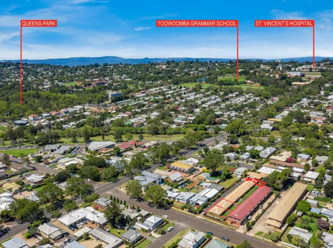 5 Min Walk To City Center - Local Tourism 2