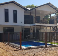 9 Ibis Court - pool beach volleyball air conditioning - Accommodation Australia