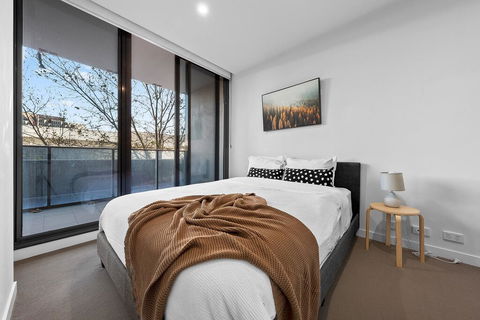 A Bright & Airy CBD Apt Next To Southern Cross - Local Tourism 1