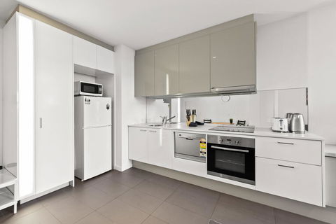 A Bright & Airy CBD Apt Next To Southern Cross - Local Tourism 2