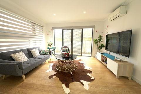 A Cozy 3BRM House At Doncaster - Accommodation Australia 0