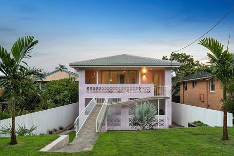 A PERFECT STAY - Sunset Beach - Summer Breeze - Accommodation Australia 3