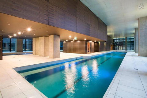 A Stylish CBD Apartment With A Stunning View - Accommodation Australia 3