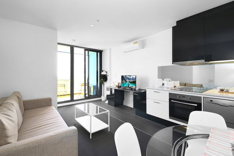 A Stylish CBD Apartment With A Stunning View - Accommodation Australia 1