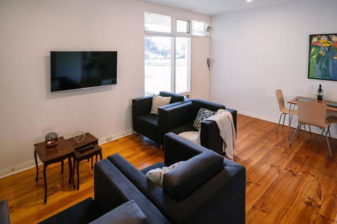 A Wave Away @ Glenelg Cosy Unit Near The Beach - Accommodation Australia 1