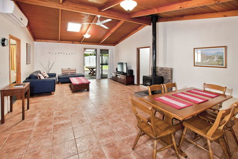 Abbey Beach Shack - Local Tourism 1