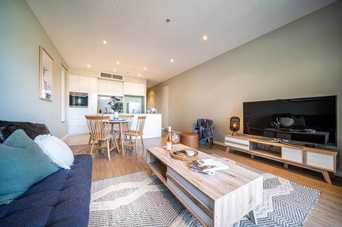 Above The Square On Hindmarsh-Pool - Gym - Carpark - Accommodation Australia 1