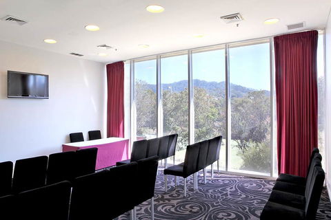 Absolute Beachfront Opal Cove Resort - Accommodation Australia 3