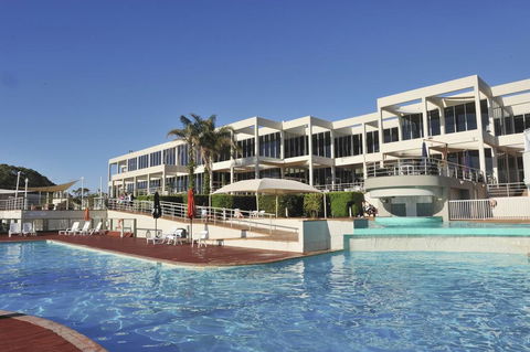 Absolute Beachfront Opal Cove Resort - Accommodation Australia 1