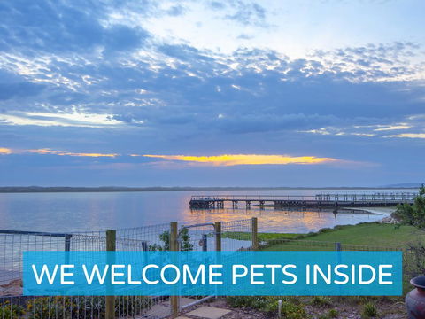 Absolute Water Frontage W/ Jetty + Boat Ramp - Accommodation Australia 0
