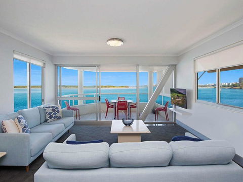 Absolute Waterfront On The Pumicestone Passage - Accommodation Australia 3