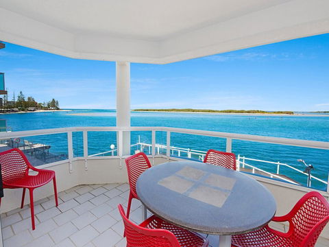 Absolute Waterfront On The Pumicestone Passage - Accommodation Australia 2