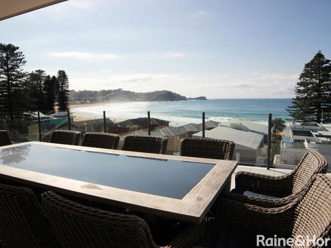 Absolutely Avoca - 114a Avoca Drive, Avoca Beach - Bed n Breakfasts 0