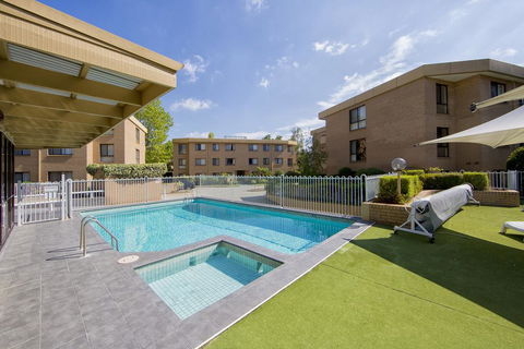 Accommodate Canberra - Kingston Court - Local Tourism 1