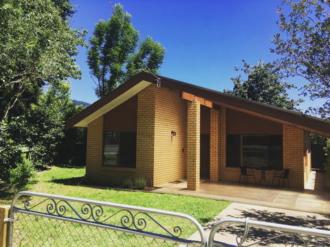 Acorn Lodge - Accommodation Australia 0