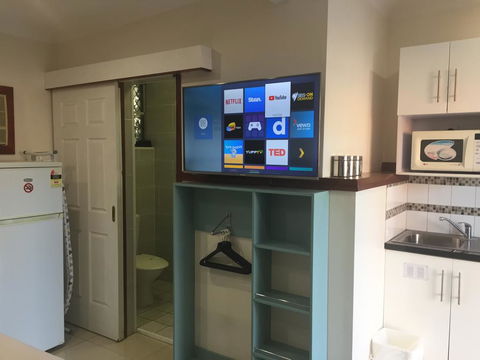 Across Country Motel And Serviced Apartments - Accommodation Australia 2