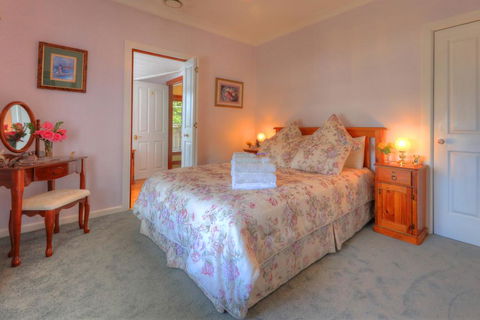Addlestone House Bed And Breakfast - Accommodation Australia 1