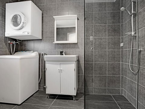 Adelaide Holiday Homes - Accommodation Australia 3