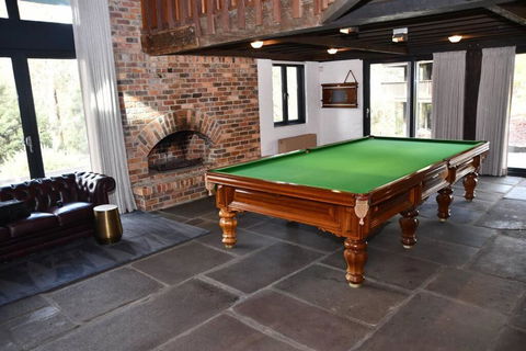 Diskin House Mt Pleasant Rd, Eltham For 16 Guests - Accommodation Australia 4