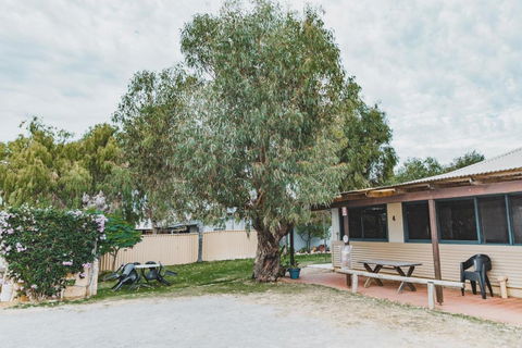 Dongara Hotel Motel - Australia Shopping 3