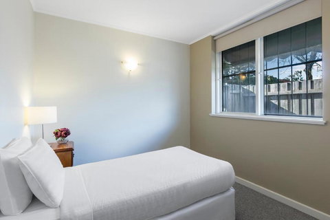 Dorset Gardens Hotel - Australia Shopping 2