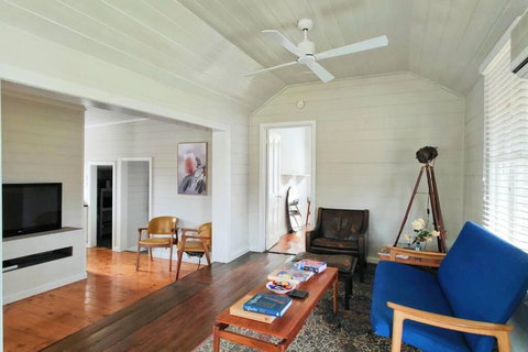 Dunkeld Secret Garden - Australia Shopping 2