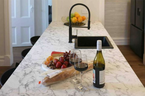EDW19 - Stylish 2-Bed, 2-Bath Townhose In Drummoyne - Accommodation Australia 1