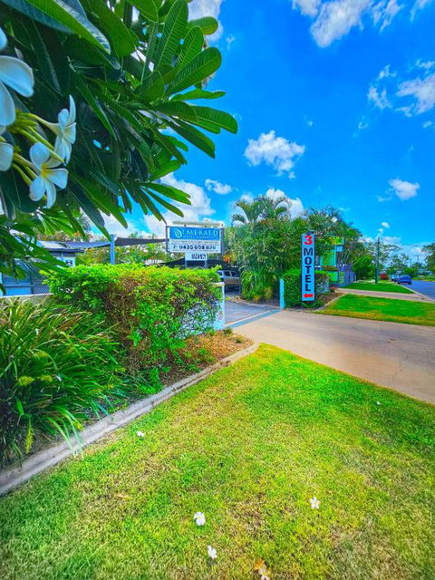 Emerald Motel Apartments - Accommodation Australia 0