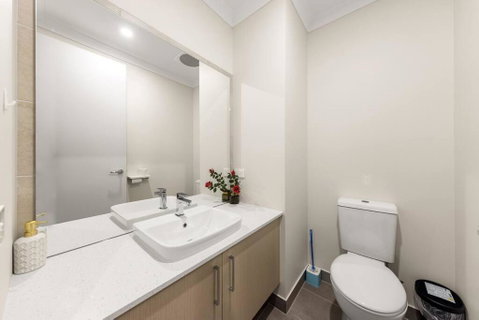 Entire Luxury House In Wantirna South - Accommodation Australia 4