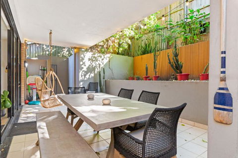 Fab Bondi 2-Bed With Courtyard & Alfresco Dining - Accommodation Australia 1