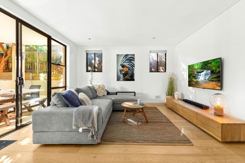 Fab Bondi 2-Bed With Courtyard & Alfresco Dining - Accommodation Australia 2