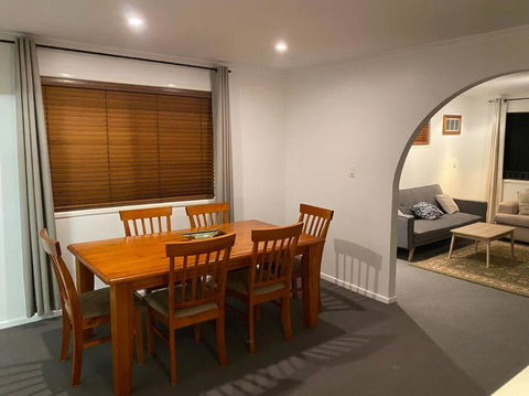 FAMILY 3-bedroom Everton Hills Apartment - Accommodation Australia 1