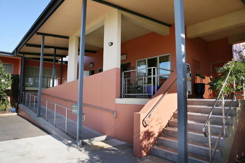 Forbes Victoria Inn - Australia Shopping 0