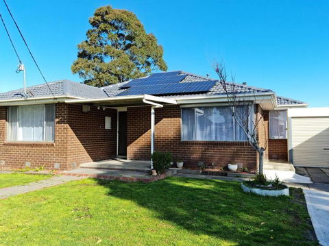 Four Bedroom House With Free Parking On Site - Accommodation Australia 0