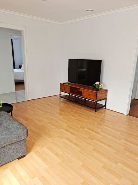 Four Bedroom House With Free Parking On Site - Accommodation Australia 3