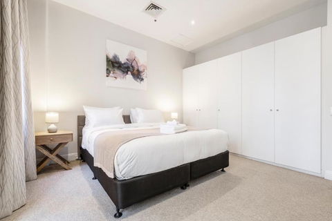 Fabulous Collins Street Luxury 2 BR Apartment - Accommodation Australia 3
