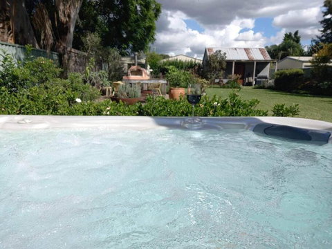 Garden Of Eden Boutique Cottage And Spa - Australia Shopping 1