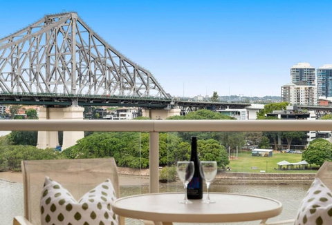 Gilded River - Vintage Charm & River Front Luxury 1 Bedroom Apartment - Story Bridge Views - Australia Shopping 0