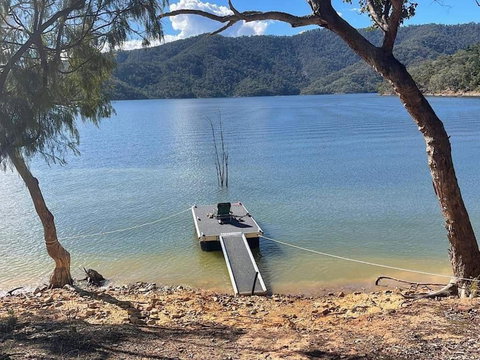 Glasshouse On The Lake - Bed n Breakfasts 2