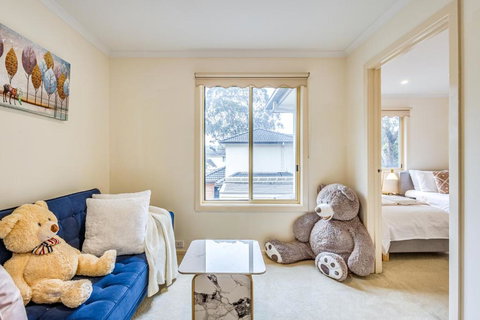 Glen Waverley 3BRM Vacation Home FreeParking Netflix - Australia Shopping 2
