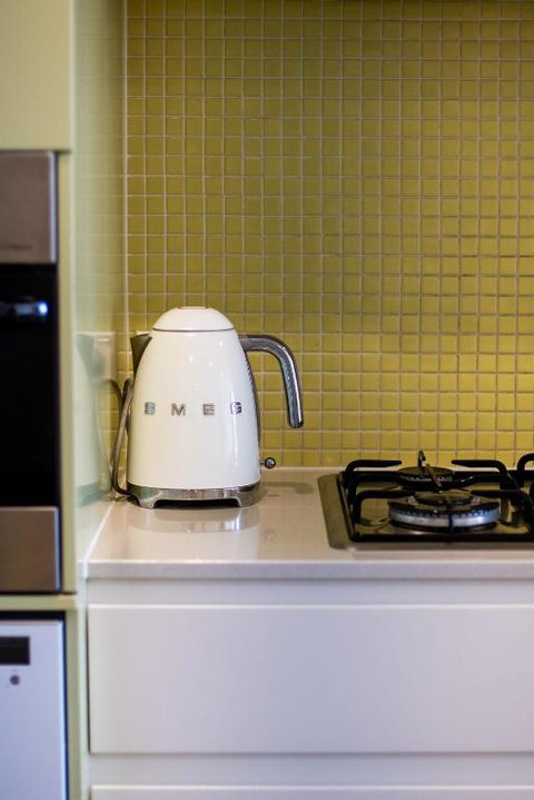 Glenelg Oasis, Pool, Gym, Spa & Sauna, Free Parking, City Views - Australia Shopping 3