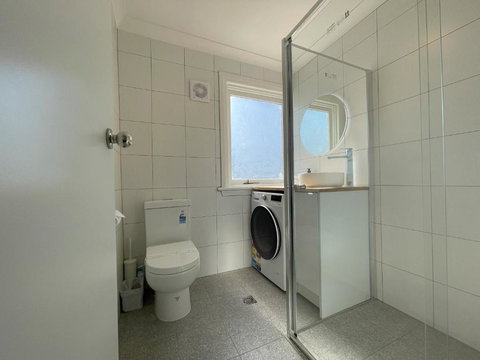 Globe Apartments - Australia Shopping 1