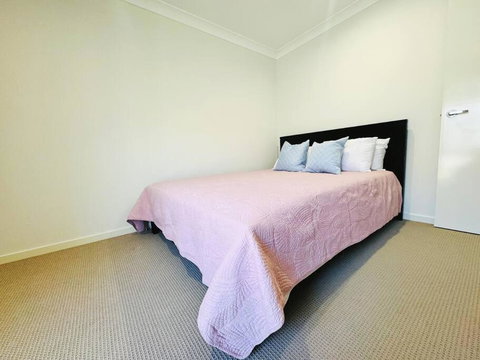 Gold Coast Family-Friendly 4BD Near Theme Park - Australia Shopping 1