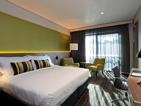 Glen Hotel And Suites - Accommodation Australia 1