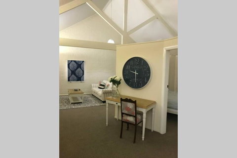 Gallipoli House- The Loft Apartment - Australia Shopping 1