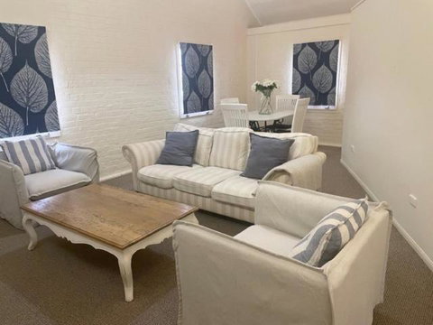 Gallipoli House- The Loft Apartment - Australia Shopping 0