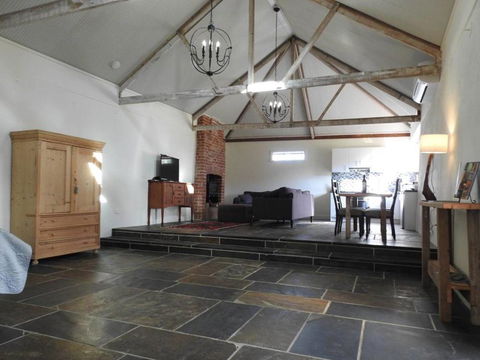 Grape Pickers Cottage - Accommodation Australia 0
