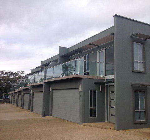 Griffith Prestige Apartments - Bed n Breakfasts 3